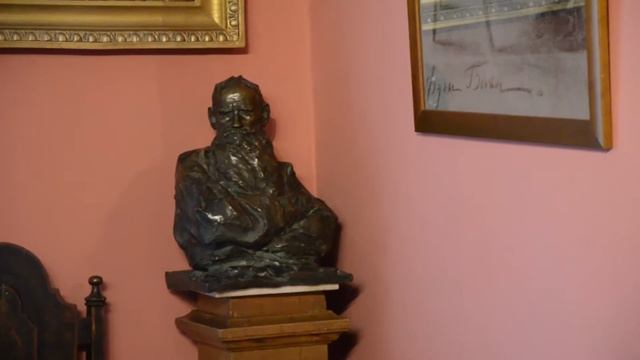 У Льва Толстого в Хамовниках смотреть онлайн