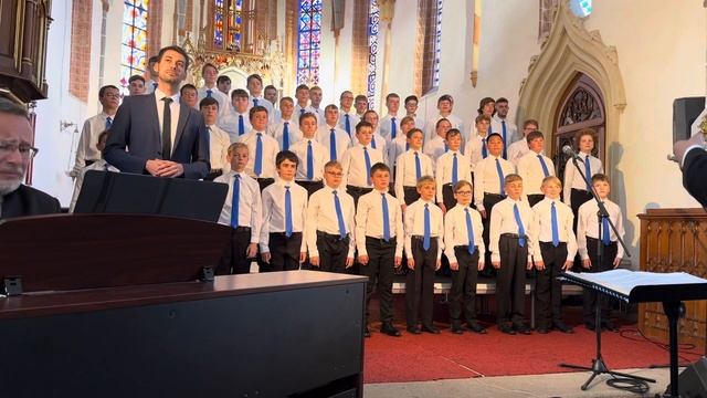 Boni Pueri & Martin Vydra - Panis Angelicus