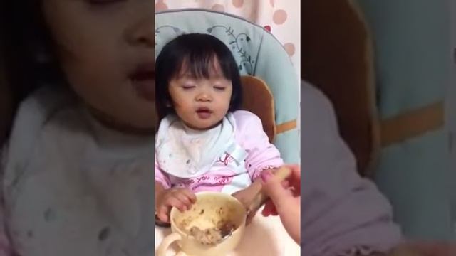 Eren睡著也要繼續吃 смотреть онлайн