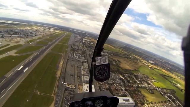 Helicopter Heathrow Crossing- H9 Route смотреть онлайн