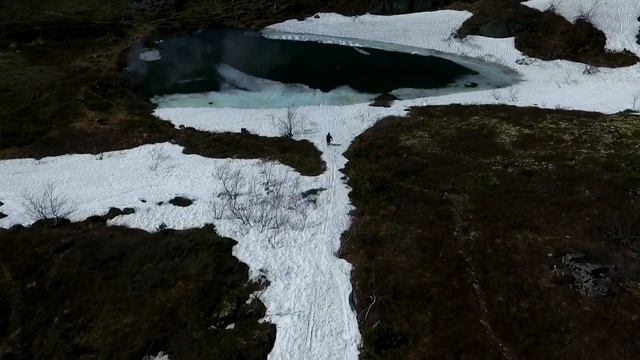 ОЗЕРО IN THE MOUNTAINS смотреть онлайн