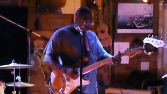 Clarence Turner Performs My Good Thing at The Woodshop смотреть онлайн