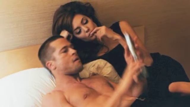 Angelina Jolie & Brad Pitt Engaged! смотреть онлайн
