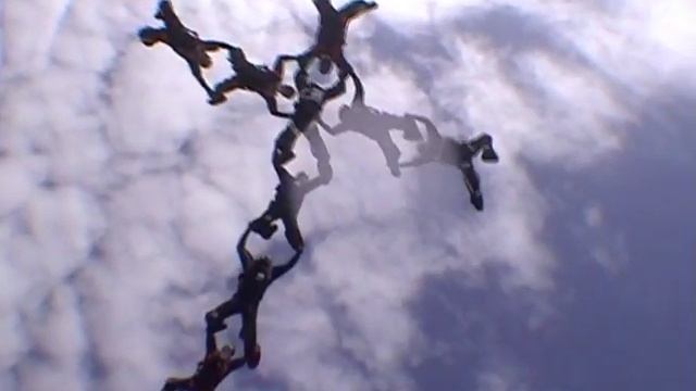 Skydive in Honour of Salvador Dalí in Port Lligat (Costa Brava) - 2004 смотреть онлайн