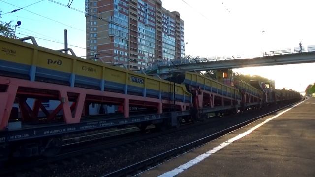 "Встреча двух Машек!" Тепловоз 2М62У-0022 с хозпоездом и тепловоз 2М62-0409, следует резервом смотреть онлайн