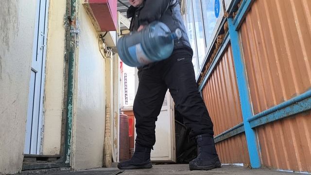 БУТЫЛКА 🍾 Подарок мужикам на 23 февраля! 🎁 от нормального мужика 🧏👍 смотреть онлайн