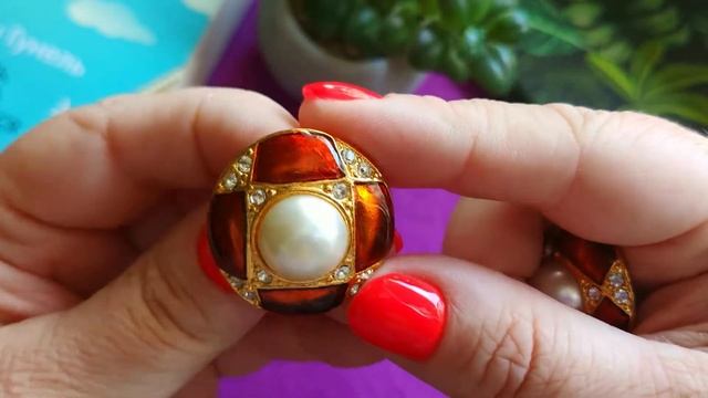 КЛИПСЫ КРУПНЫЕ, ПОДИУМНЫЙ ФОРМАТ, 90-е смотреть онлайн