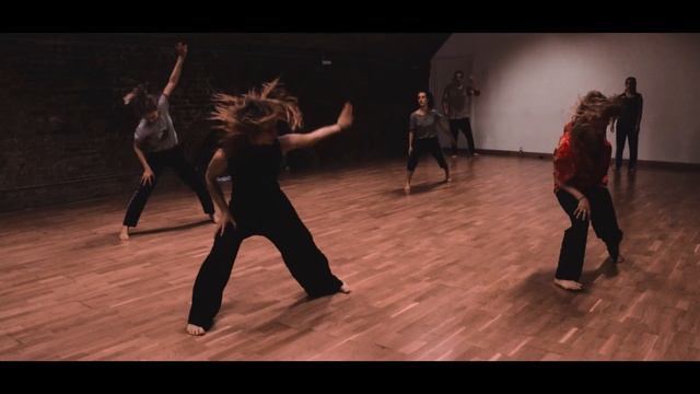 Lucija Romanova teaching Expressionist/Off The Leash - London смотреть онлайн