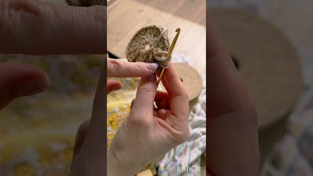 Джут требует особого подхода.
И рождение мандалы