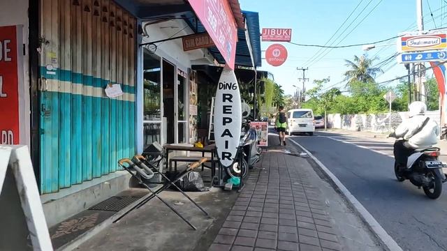 Bali Grab Bike & Street Walking, Black Sand Brewery 巴厘岛摩托车逛苍古酒吧 Relaxation Sound ASMR смотреть онлайн