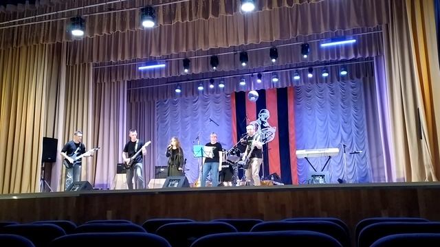 "Кукла колдуна", авт."Король и Шут" исполняет Аврора Лосева в сопровождении группы "Затмение".