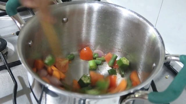 Kerala Varutharacha Sambar Recipe смотреть онлайн