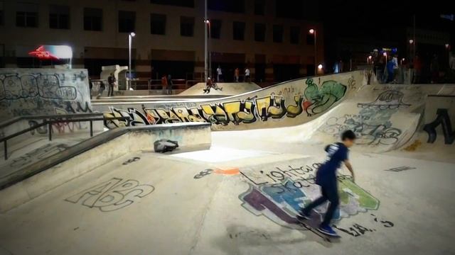 Eden Salamon - Galit skateparke смотреть онлайн