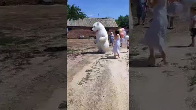 мишки на ваш праздник смотреть онлайн