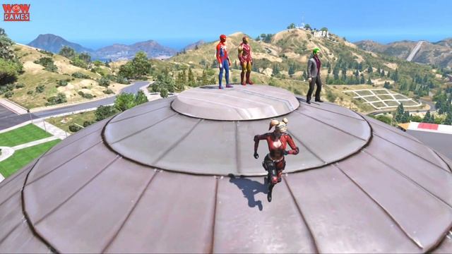 Spiderman SUPER MOTOS! SpongeBob Obstacle Challenge with Superheroes - GTA V MODS смотреть онлайн