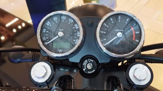 2019 Kawasaki W800 Street [ Black / Grey ] смотреть онлайн