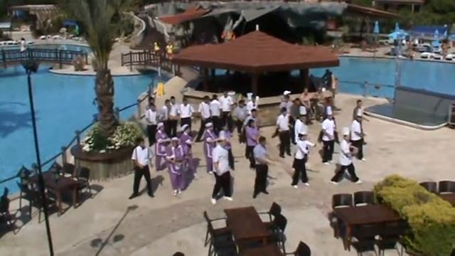 Утренний танец.MPG смотреть онлайн