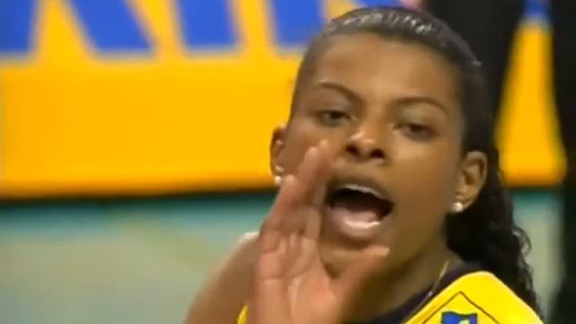 Fofão sobre Goncharova "ela tem cara de quietinha, mas ela provoca muito. смотреть онлайн