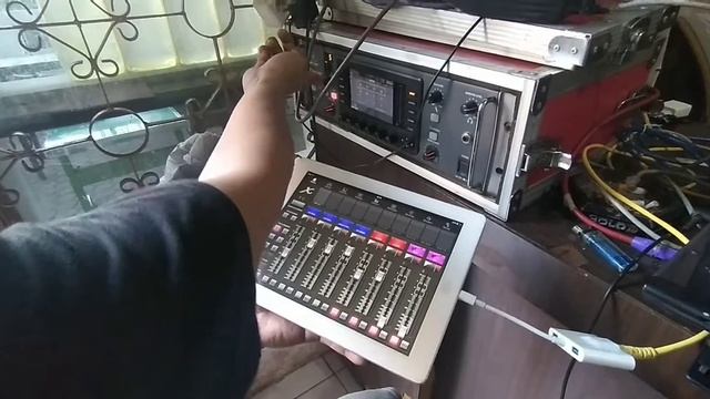 No lag, no lost wifi signal, behringer X32 rack direct to old ipad by otg LAN rj54 смотреть онлайн