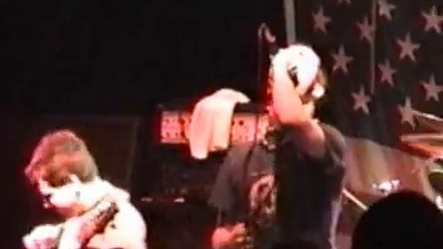 Killswitch Engage - 7 - Temple From The Within [live 2002].mpg смотреть онлайн