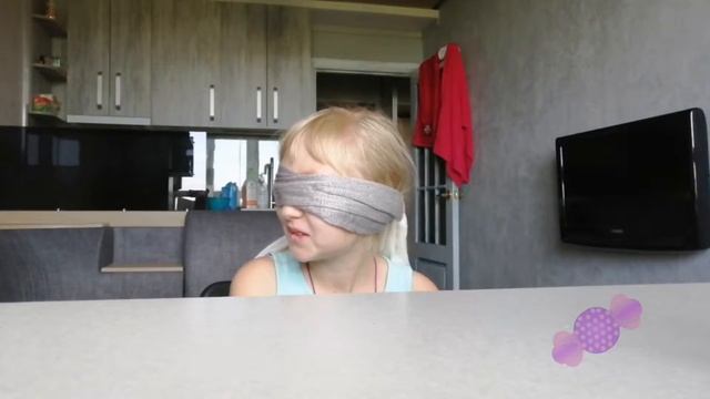 Челлендж еда с закрытыми глазами! \Маша sweet\ смотреть онлайн