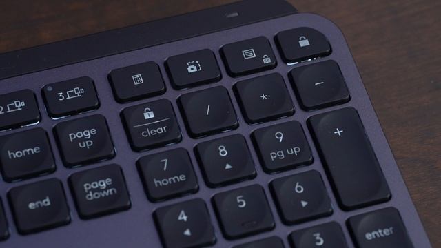 Logitech MX Master Keys S Review: Great Keyboard for Windows, Mac, & iPad OS смотреть онлайн