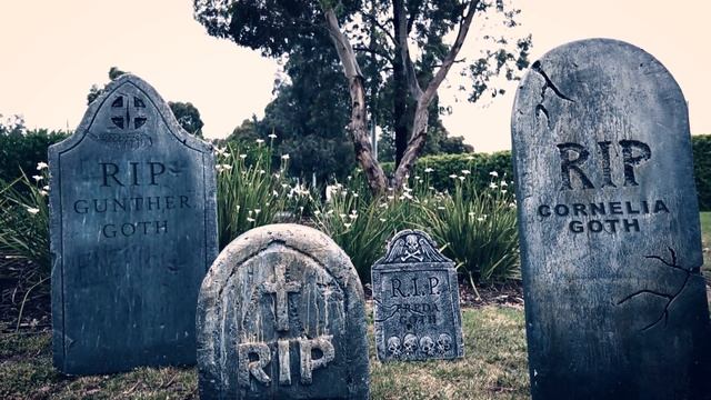 Meet the Goths | The Sims | Insert Coin смотреть онлайн