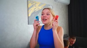 ИГНОРИРУЕМ ПОДРУГ! Мальчики vs Девочки!