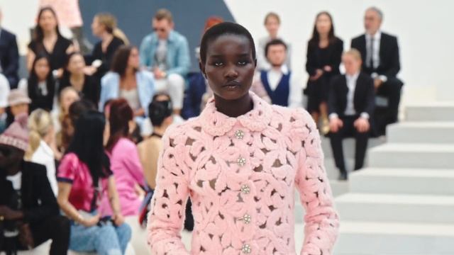 CHANEL Fall-Winter 2022/23 Haute Couture Show, Floating Flowers — CHANEL Haute Couture смотреть онлайн