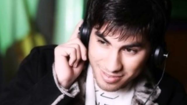 МАШХУР ШОИР 