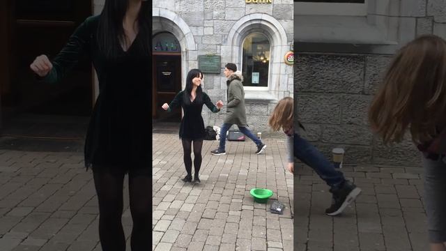 This video was recorded by myself Connaught’s Camera Club on the streets of Galway 💚🇮🇪👍🏻 смотреть онлайн