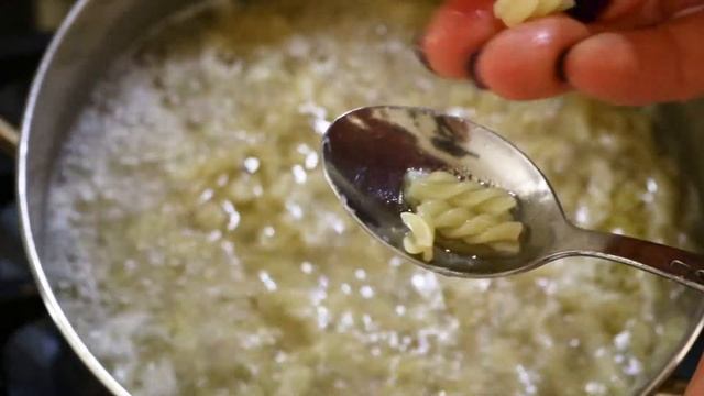 طرز تهیه سالاد ماکارونی خوشمزه و حرفه ای 👌 [سالاد ماکارونی با کالباس] смотреть онлайн