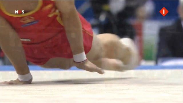 Zou Kai (CHN) 2011 Worlds EF FX смотреть онлайн