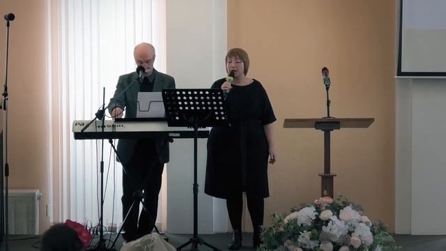 Тишина... я с жаждой насыщаю душу | Людмила Соколова смотреть онлайн