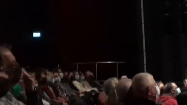 Les Feuilles Mortes / Sassi Keshet