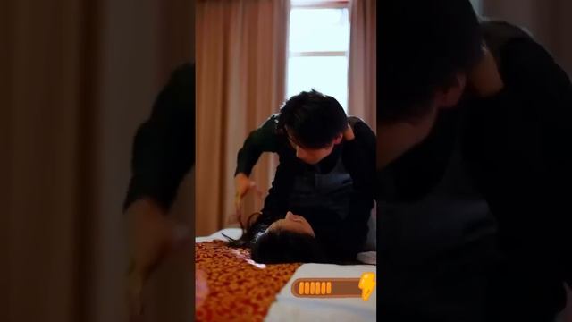 保安小伙陪女總裁老婆參加聚會遭嘲諷，殊不知他真實身份是隱形千億富豪，下秒一出手打臉所有人！#熱播短劇#逆襲#爽劇 смотреть онлайн