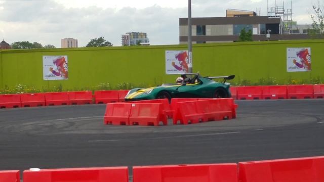 Lotus 3-Eleven Craziness смотреть онлайн