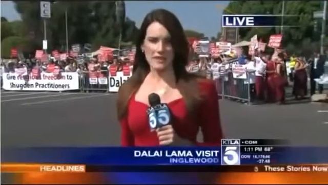 Dalai Lama Addresses Thousands at The Forum During L.A. Visit (KTLA) смотреть онлайн