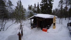 Жизнь в тайге. Готовлю окуня и щуку. Быт. Рыбалка.
