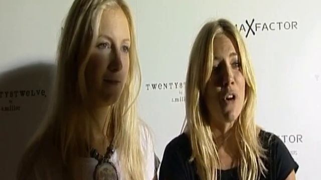 Sienna Miller at Twenty8Twelve fashion show in London смотреть онлайн