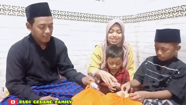 UNBOXING REZEKI HARI INI DAN SENANG NYA KEVIN SAAT DAPAT HADIAH DARIKU смотреть онлайн