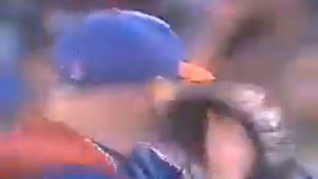 Tiburones de La Guaira... Jugada de Escobar [12-12-09] смотреть онлайн