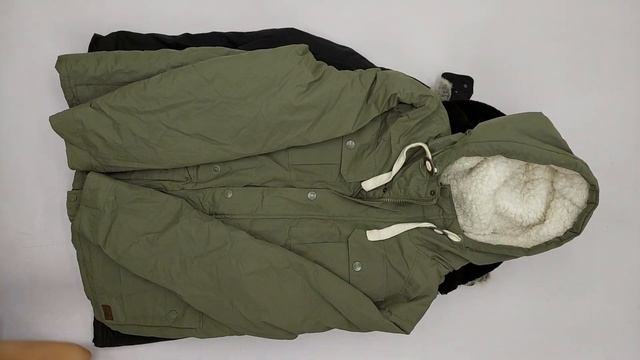32332 Куртки мужские,секонд (1 кат), 89пак, 9.85 кг, 6.30€/кг, 9шт смотреть онлайн