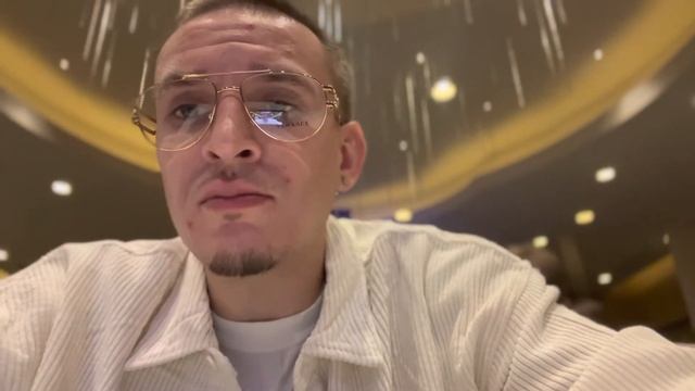 How to pull up in a 392 Daytona scat pack Charger at a high end restaurant смотреть онлайн