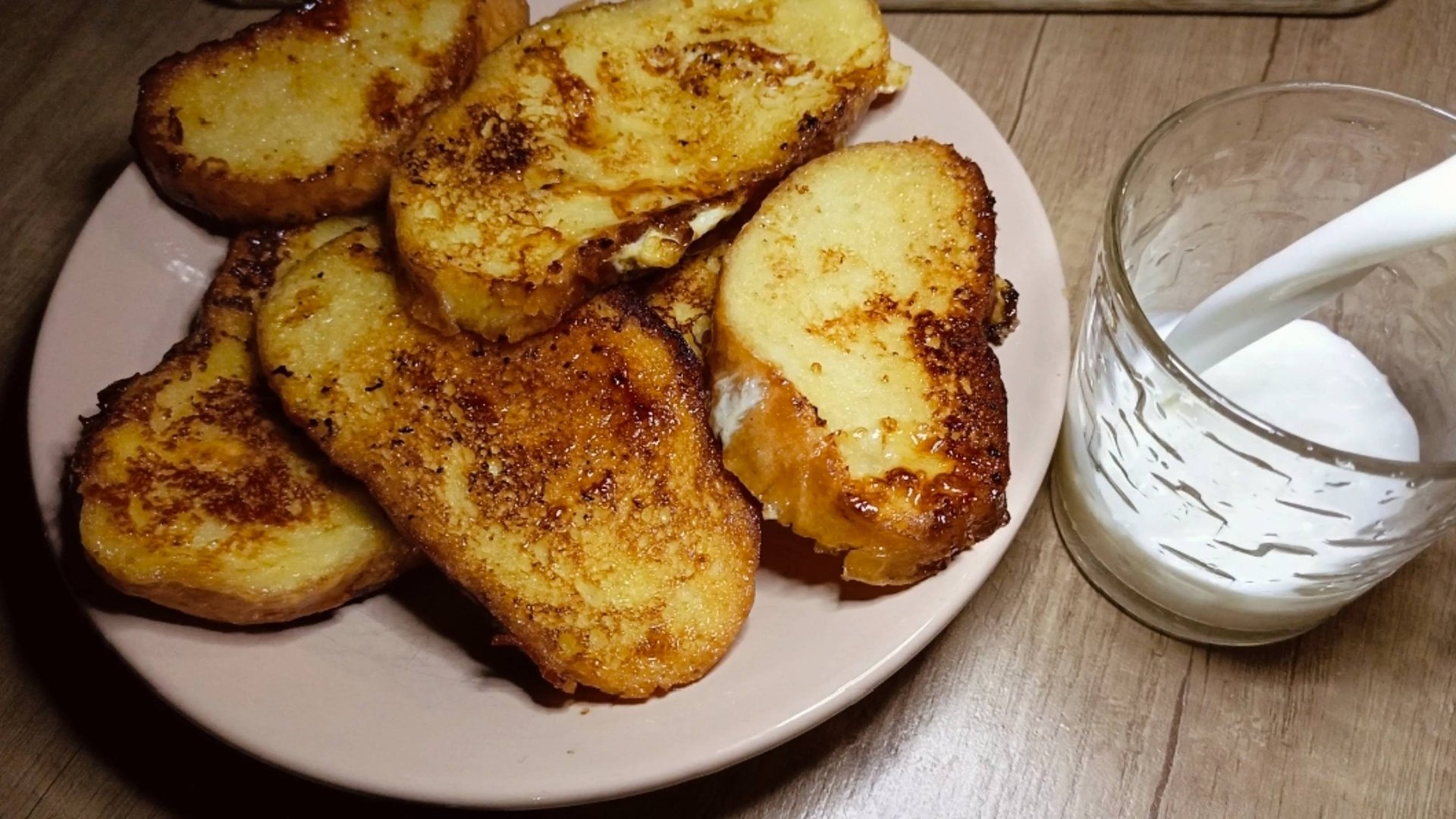 Вкус детства, рецепт как у бабушки! Гренки из батона с яйцом и молоком. Пошаговый рецепт смотреть онлайн