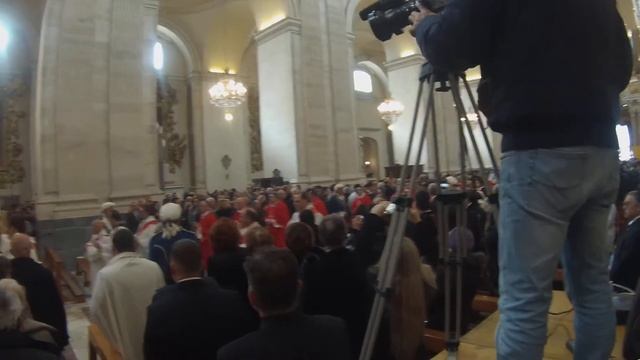L'inizio del Pontificale nella Basilica Cattedrale di Catania смотреть онлайн