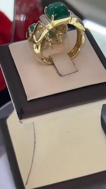 Комплект 585 проба;Корунд,брилл.#бриллианты #корунд #изумруд #ювелирка #золото #украшения смотреть онлайн