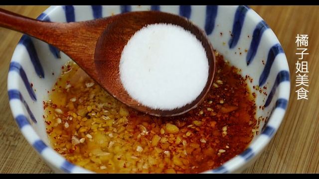 豆腐皮新做法，太香了，5分钟上桌，家人盯着抢，生怕吃不到【橘子姐美食】 смотреть онлайн