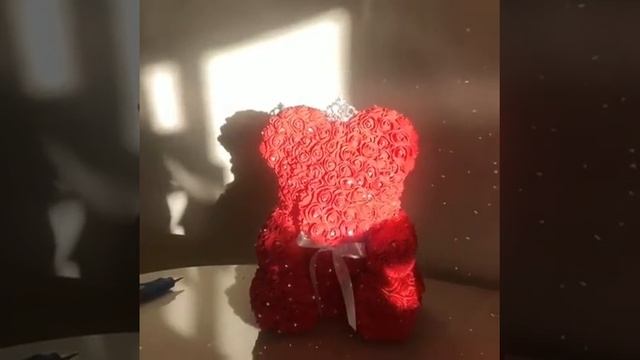 Мишка из роз в камнях Сваровски смотреть онлайн