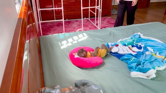Kaka Misses Mon So Much That He Has A Fever, The Whole Family Is Panicked! смотреть онлайн